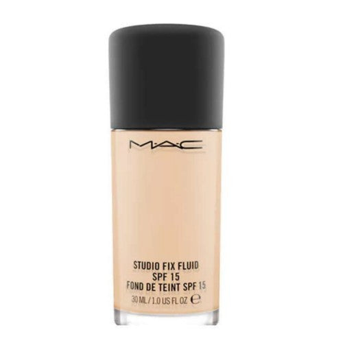 MAC Skystas matinį efektą suteikiantis makiažo pagrindas „Studio Fix“ (skystis) 30 ml
